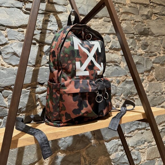 Off-White Green Camouflage Arrow Print Backpack - Picture 2 of 16